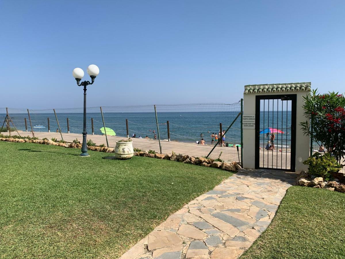 Apartament Aguamarina On The Beach Front Apartment Mijas Costa Exterior photo